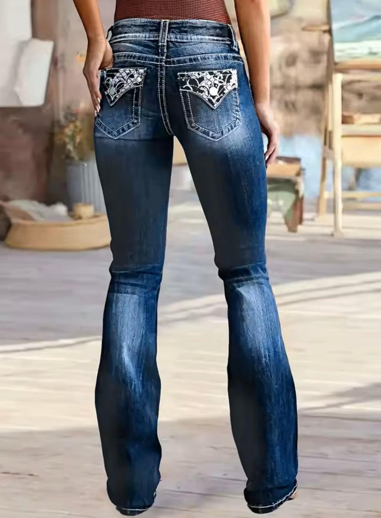 Low rise blue jeans fly flare