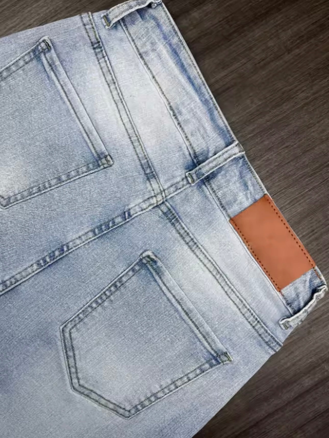 Light blue washed jeans