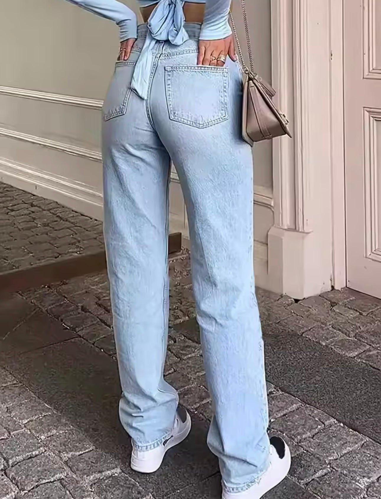 Light blue washed jeans